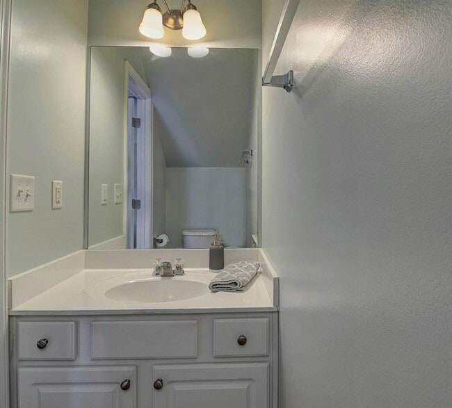 Building Photo - 1009 Annazanes Ct