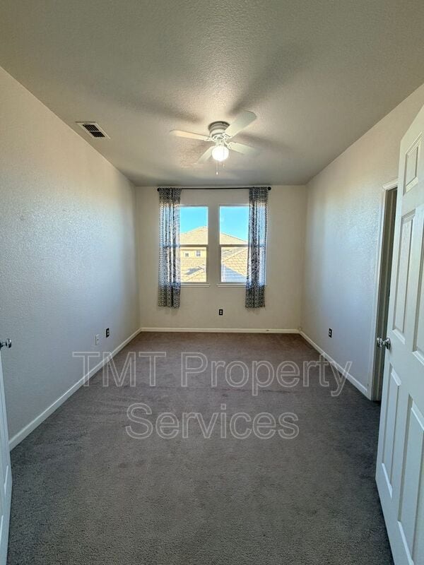 Building Photo - 10085 Mosaic Way