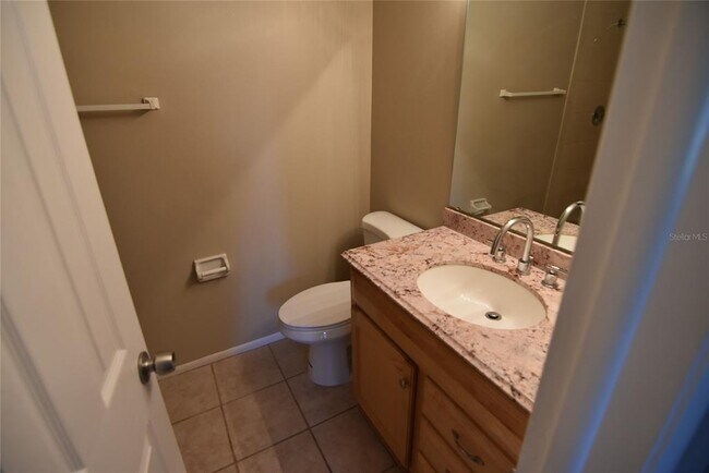 Building Photo - 423 Longwood Cir