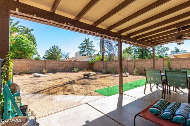 Building Photo - 6501 E Sandra Terrace
