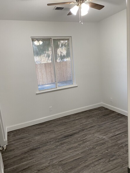 Bedroom - 1134 Pine Ct