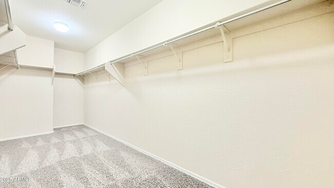 Building Photo - 1313 E Beth Dr