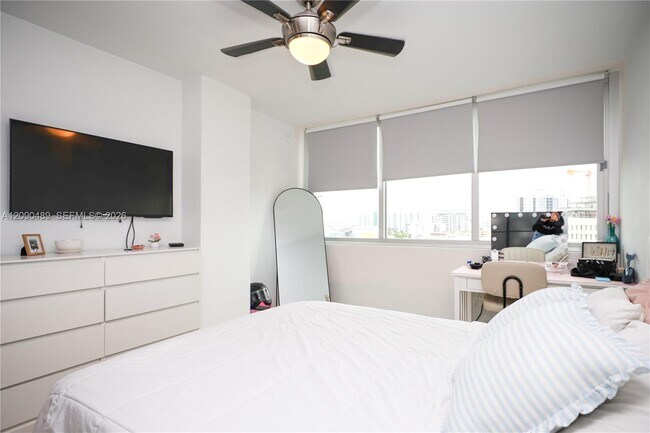 Building Photo - 7135 Collins Ave