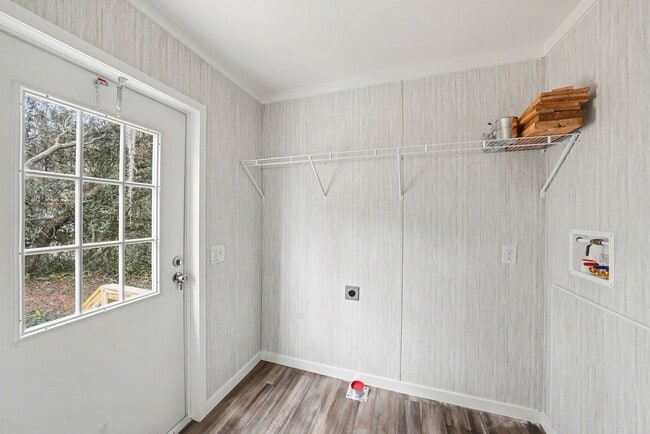 Building Photo - 9544 Ellis St