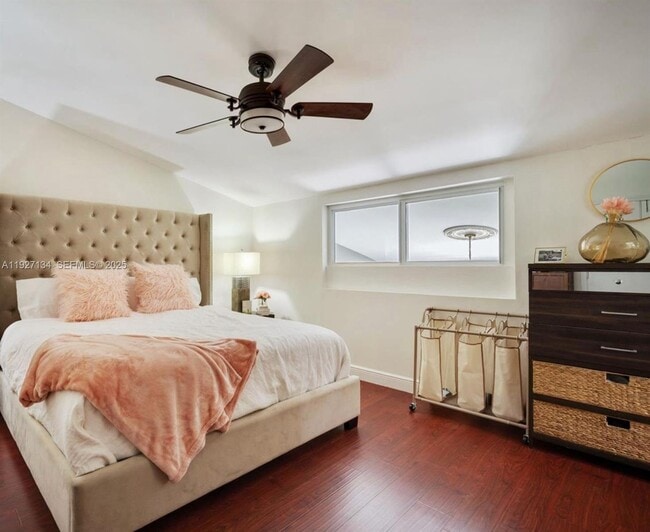 Building Photo - 550 NW 210th St