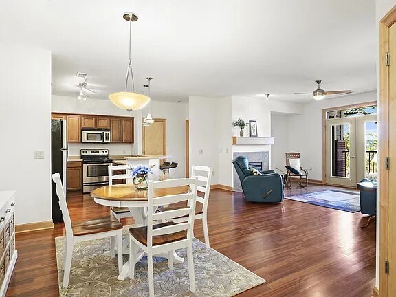 Building Photo - 8253 Mayo Dr