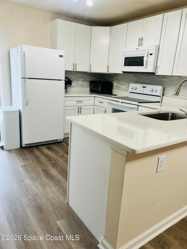 Building Photo - 1145 Luminary Cir