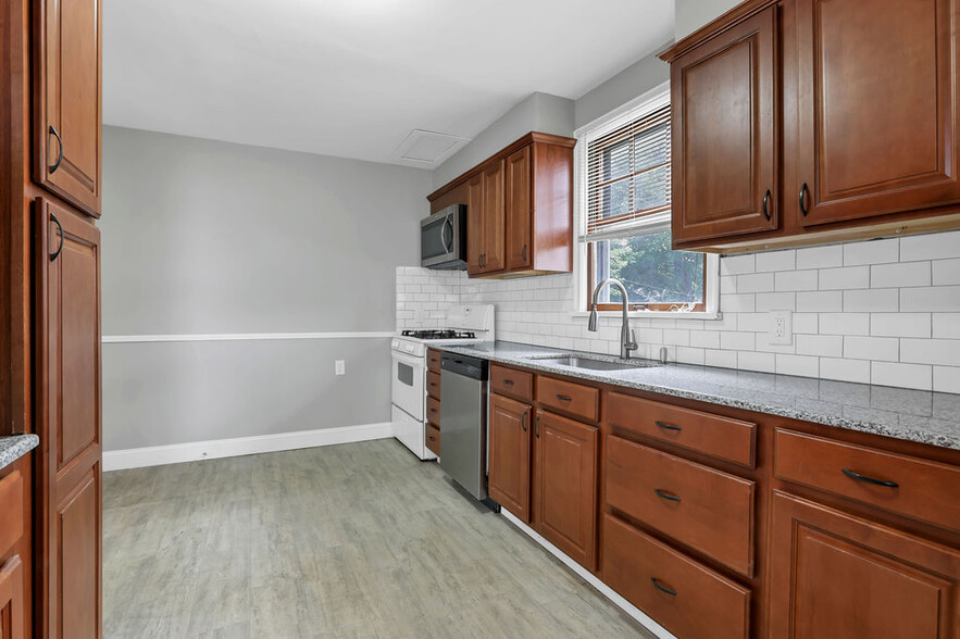 Building Photo - 3086 Sullivant Ave