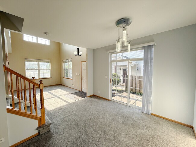 Building Photo - 2534 Hillsboro Blvd