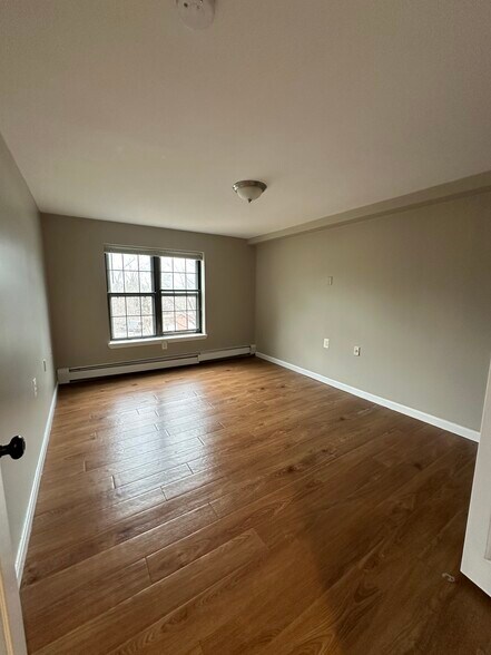 Building Photo - 746 Highland Ave