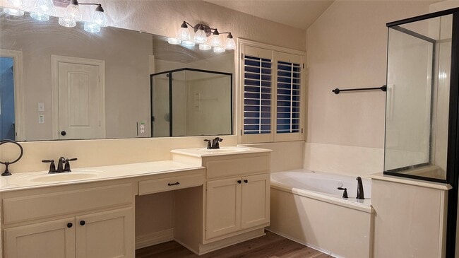 Building Photo - 931 Opal Chase Dr