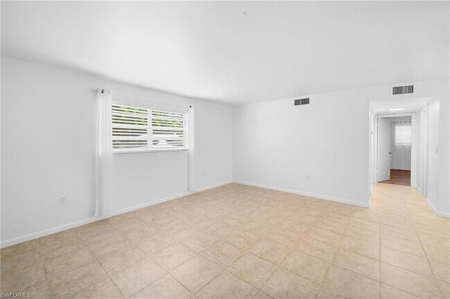 Building Photo - 4290 Gulfstream Dr