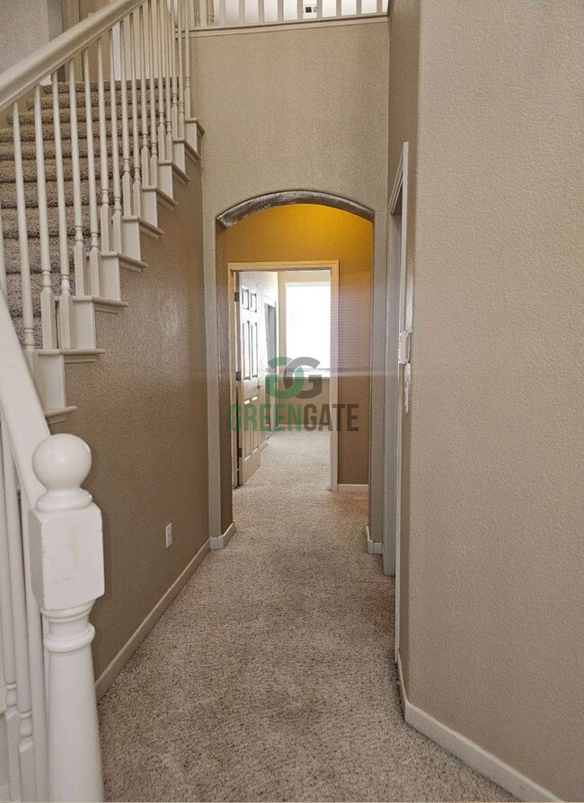Building Photo - Price Reduced! 4 Bedroom 3 Bath Home is No...
