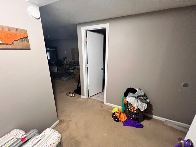 Building Photo - Home available in Christiansburg