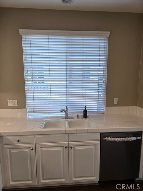 Building Photo - 2147 Cittadin Dr