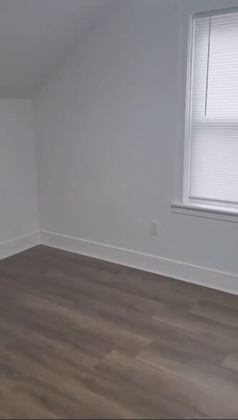 Building Photo - 15 Greystone Ave