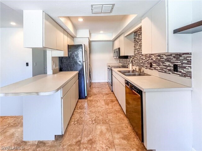 Building Photo - 610 SW 47th Terrace