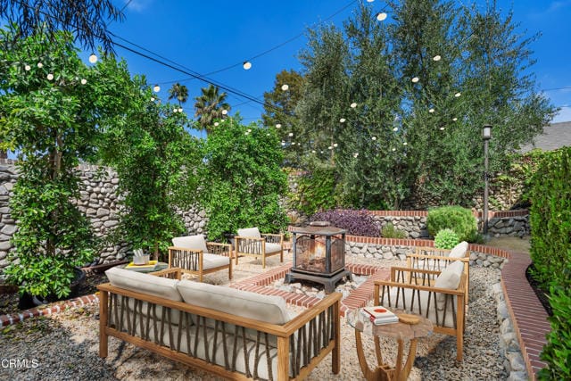 Building Photo - 845 S Los Robles Ave