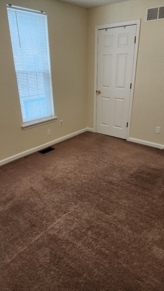 Building Photo - 42 S Adams St