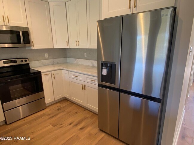 Building Photo - 8550 Cat Rd