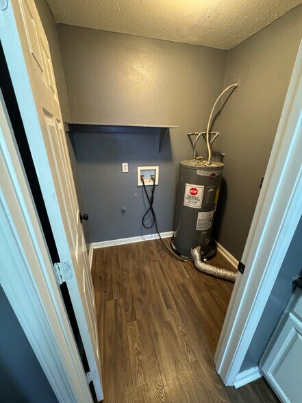 Building Photo - 4017 Jupiter Dr