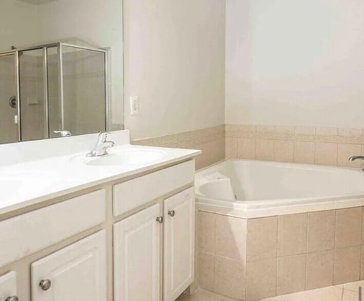 Building Photo - 2691 Sheffield Hill Way
