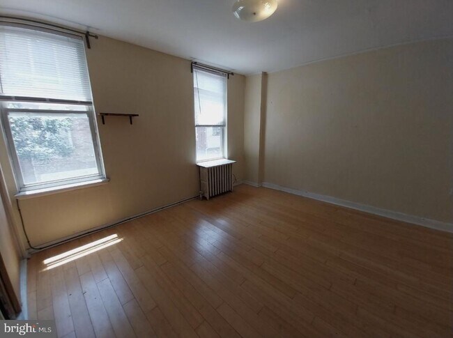 Building Photo - 819 Kimball St