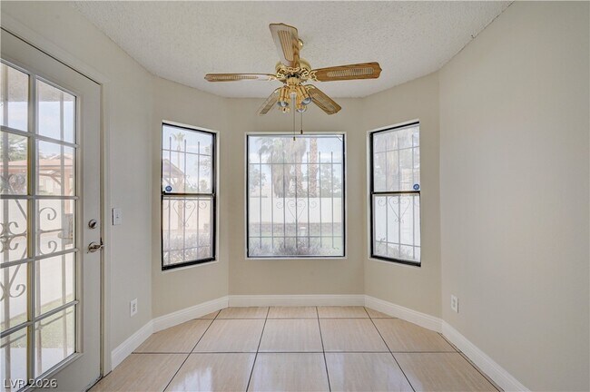 Building Photo - 2616 Camphor Tree St