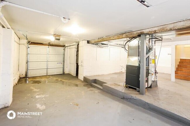 Building Photo - 410 N EUGENE FIELD RD, CLAYCOMO, MO 64119
