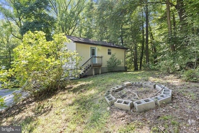 Building Photo - 130 Sunderland Dr