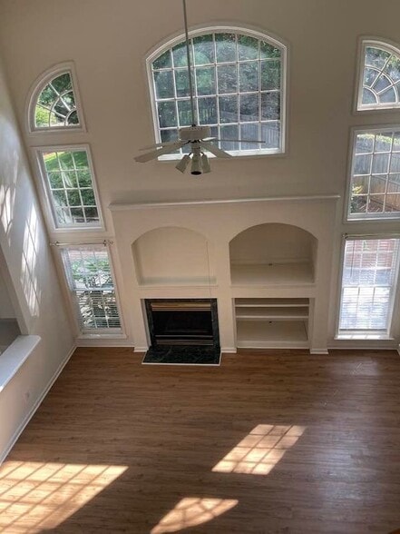 Building Photo - 2036 Londonberry Ct NE