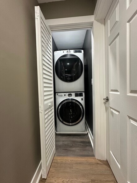 In-House Laundry - 1437 Park Ave
