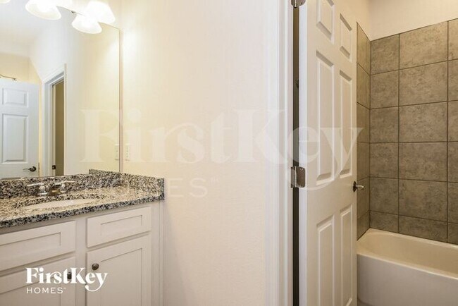 Building Photo - 1173 Spokane Pt