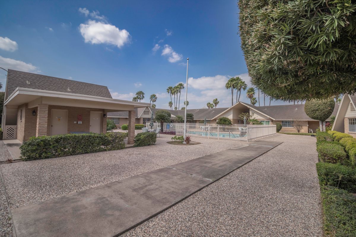 Building Photo - 601 Hibiscus Ave