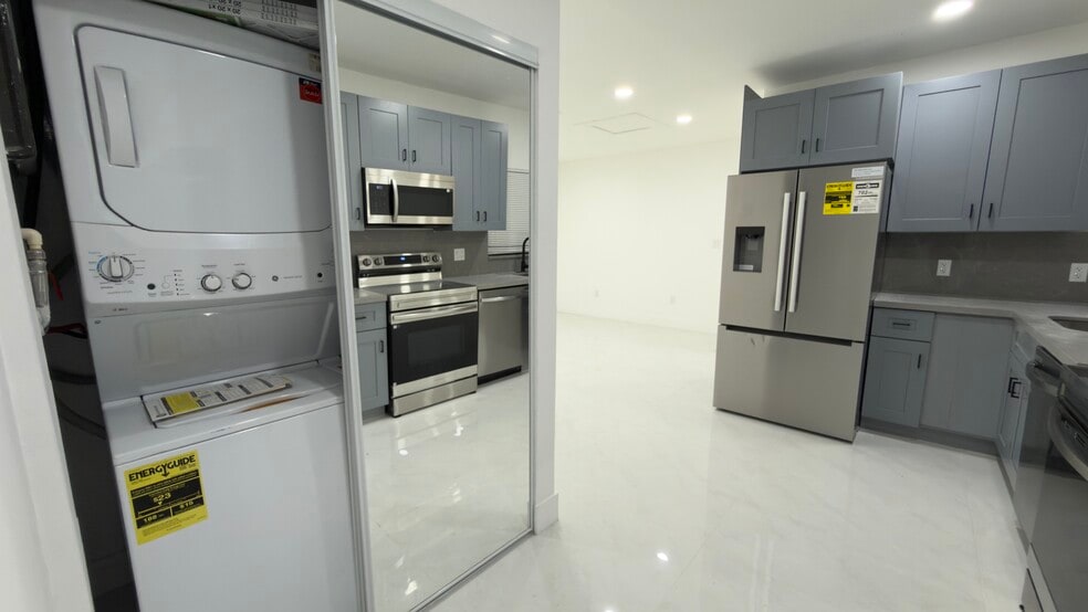 Building Photo - 4717 NW 11th Ave