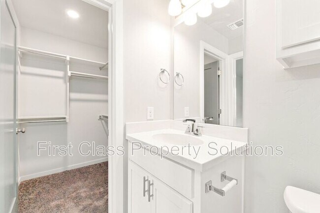 Building Photo - 13500 Watson Dr