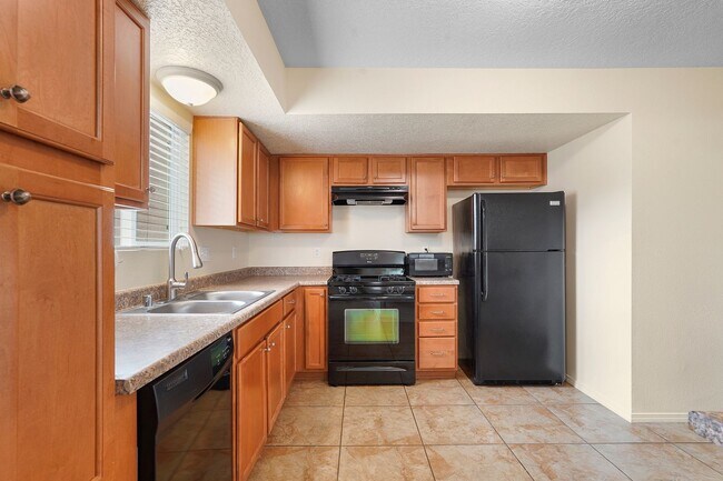 Building Photo - 270 Littler Dr SE