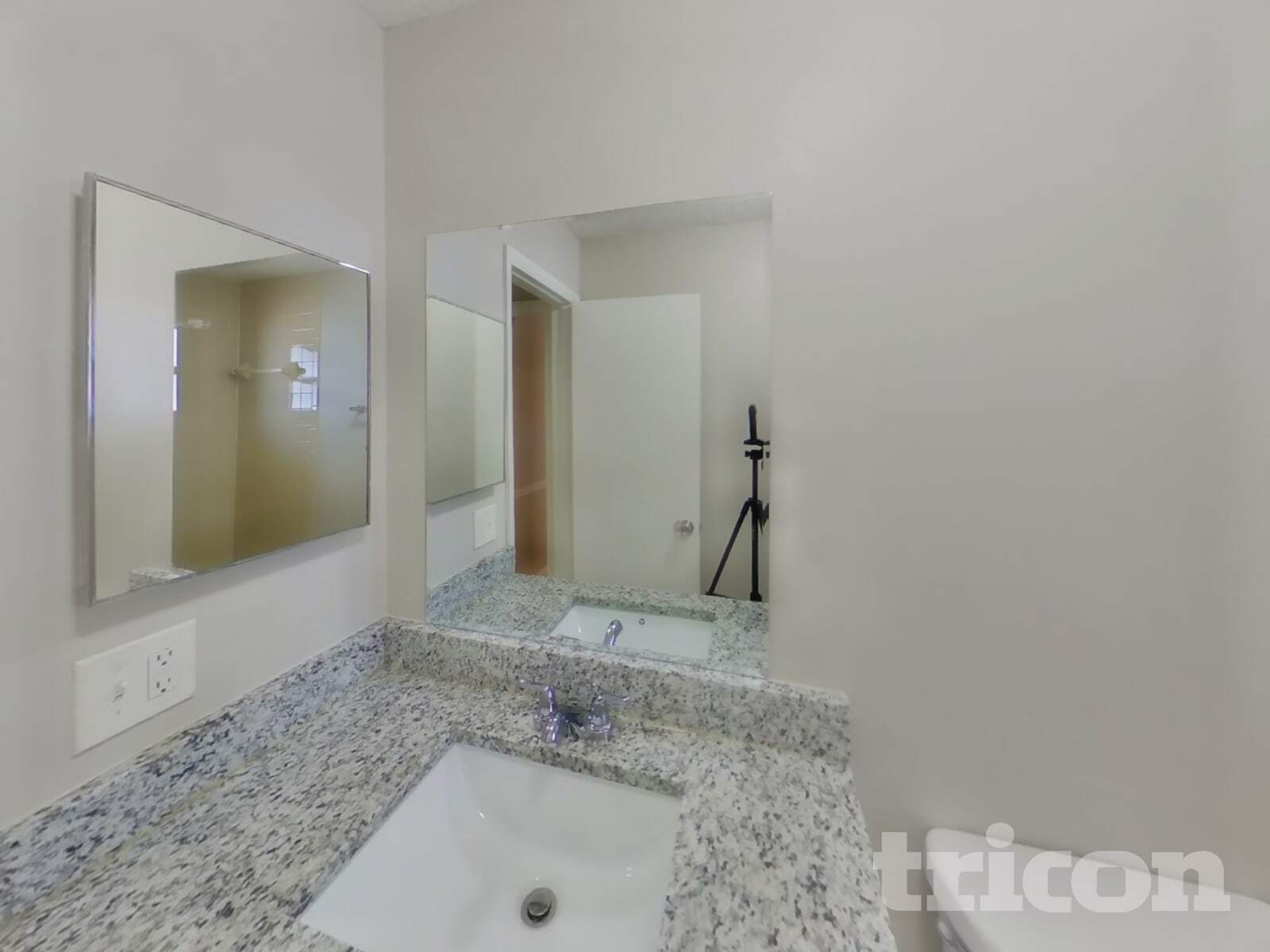 Building Photo - 6320 Moog Rd