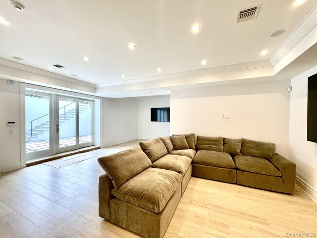 Building Photo - 59 Shinnecock Hills Rd