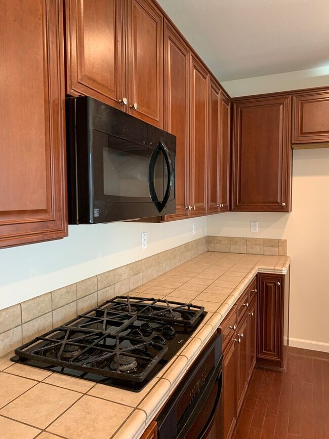 Building Photo - Coming up FOR SALE! Like New Super clean 3/2 West Fresno single story in Central Unified