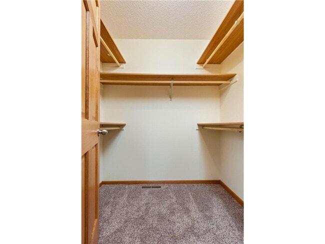 Building Photo - 5546 Village Dr