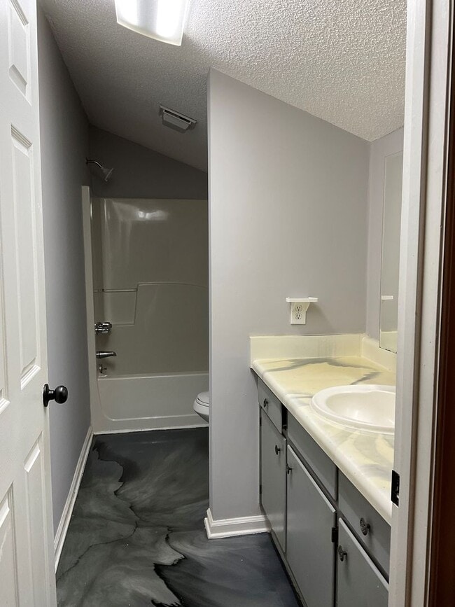 Building Photo - Coming Soon!! Two bedroom one bath apartment in Gastonia!  Section 8 Accepted!!