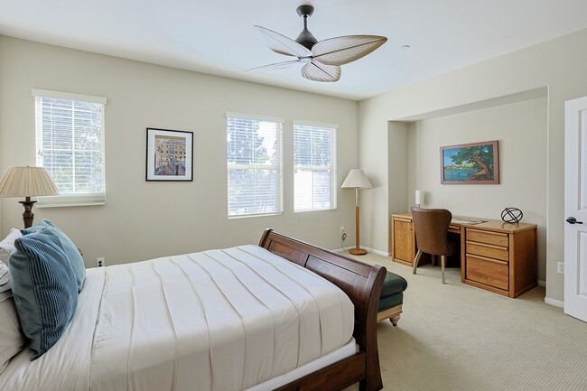 Building Photo - Fully Furnished 2-Bed, 2.5-Bath Home with ...