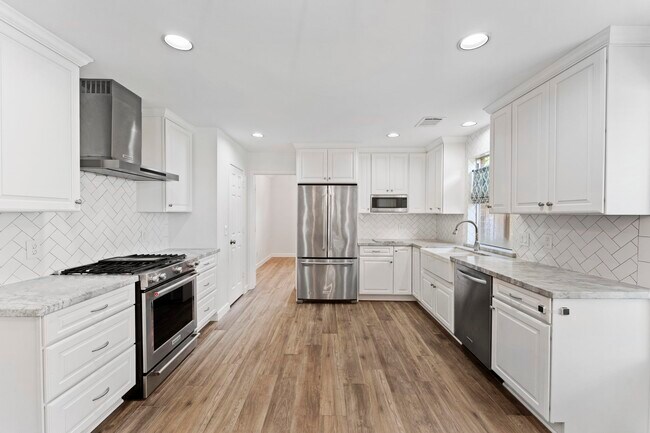 Building Photo - 34 Evening Song Ct
