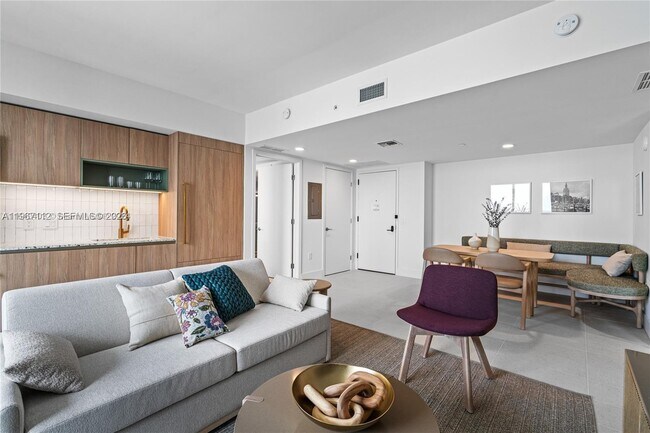 Building Photo - 159 NE 6th St