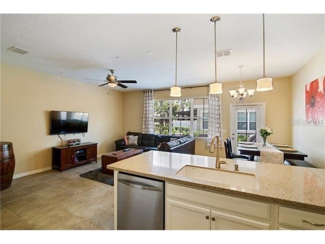 Building Photo - 89 Zamora Pl