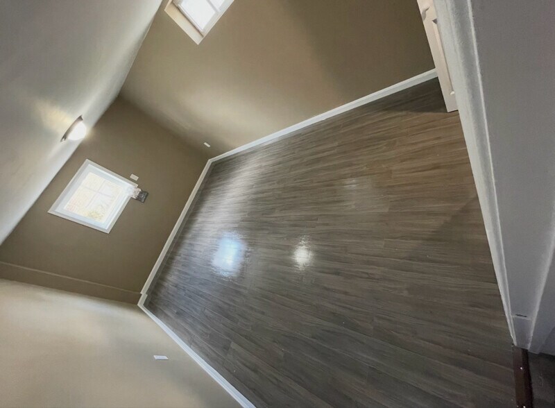 Building Photo - 1606 Parham Rd