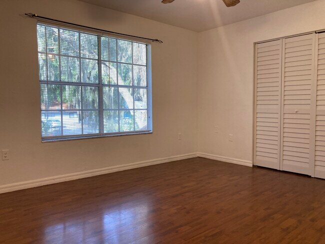 Building Photo - 2871 SW 38th Plz