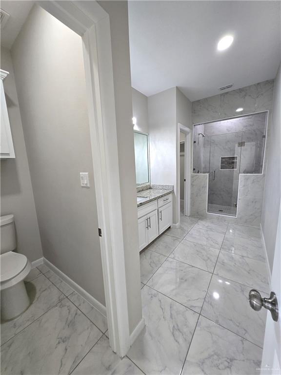 Building Photo - 14 W Woodson Dr