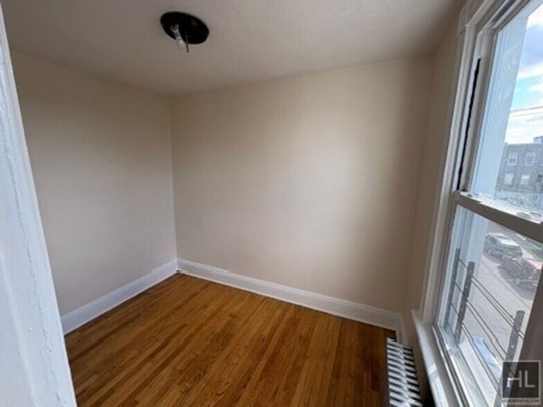 Building Photo - William St, YONKERS